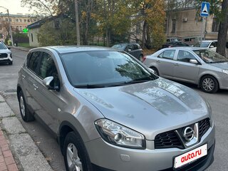 2013 Nissan Qashqai I Рестайлинг, серебристый, 1350000 рублей, вид 3