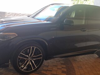 2019 BMW X5 M50d IV (G05/G18), чёрный, 5700000 рублей, вид 5