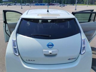 2012 Nissan Leaf I (ZE0/AZE0), белый, 500000 рублей, вид 5