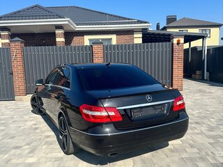 2009 Mercedes-Benz E-Класс 200 5G-Tronic IV (W212, S212, C207), чёрный, 1240000 рублей, вид 3