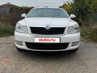 2013 Skoda Octavia II (A5) Рестайлинг, белый, 985000 рублей, вид 1