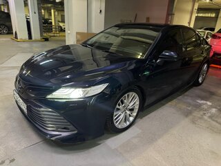 2019 Toyota Camry VIII (XV70), синий, 2290000 рублей, вид 1