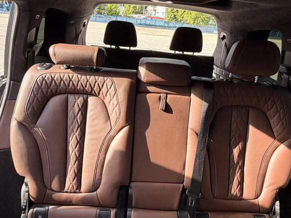 2021 BMW X7 40d I (G07), чёрный, 8100000 рублей - вид 17