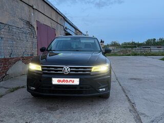 2018 Volkswagen Tiguan II, чёрный, 2250000 рублей, вид 2