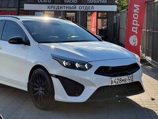 2021 Kia Ceed III Рестайлинг, белый, 2170000 рублей, вид 1