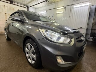 2011 Hyundai Solaris I, чёрный, 950000 рублей, вид 4