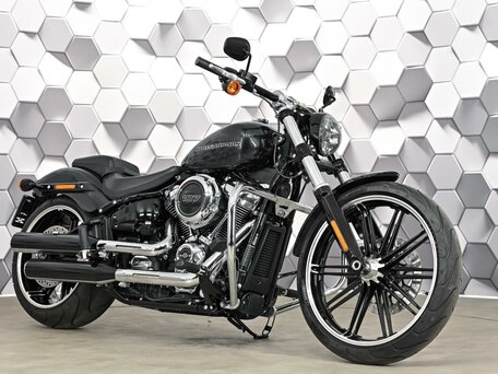 2018 Harley-Davidson Breakout, чёрный, 1729000 рублей, вид 1