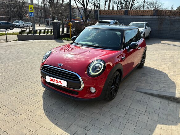 2019 Mini Hatch Cooper III (F55/F56) Рестайлинг, красный, 1800000 рублей - вид 3