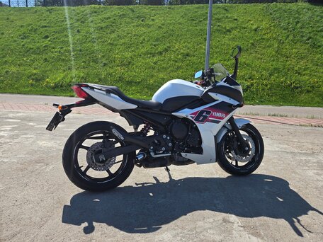 2011 Yamaha XJ6 (FZ6R), белый, 470000 рублей, вид 1