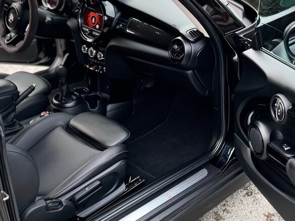 2018 Mini Hatch Cooper S III (F55/F56), чёрный, 2500000 рублей - вид 6