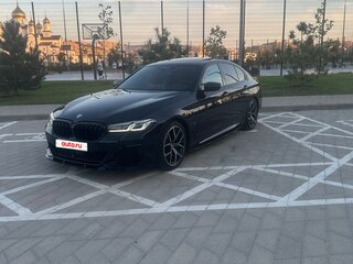 2020 BMW 5 серии 530i VII (G30/G31/G38) Рестайлинг, чёрный, 5550000 рублей, вид 3