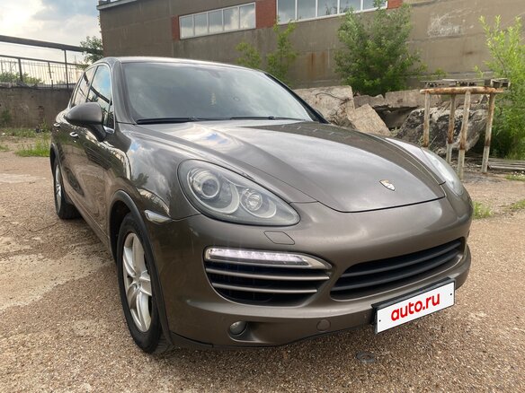 2010 Porsche Cayenne Diesel II (958), коричневый, 2300000 рублей - вид 2