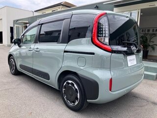 2023 Toyota Sienta III, голубой, 1210000 рублей, вид 4