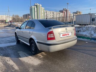 2004 Skoda Octavia I (A4) Рестайлинг, серебристый, 400000 рублей, вид 3