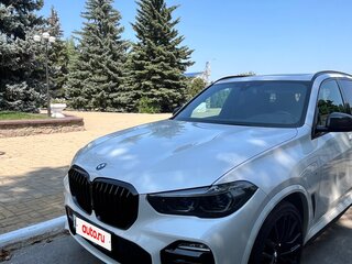 2021 BMW X5 45e IV (G05/G18), белый, 7400000 рублей, вид 4