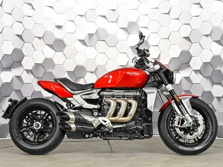 2021 Triumph Rocket III, красный, 1899000 рублей, вид 3