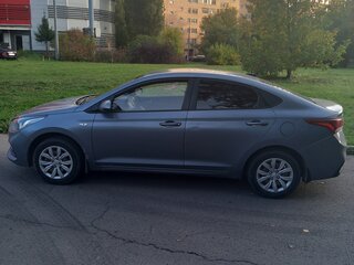 2017 Hyundai Solaris II, серый, 725000 рублей, вид 5
