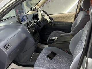 1999 Toyota Ipsum I (M10), серебристый, 420000 рублей, вид 3