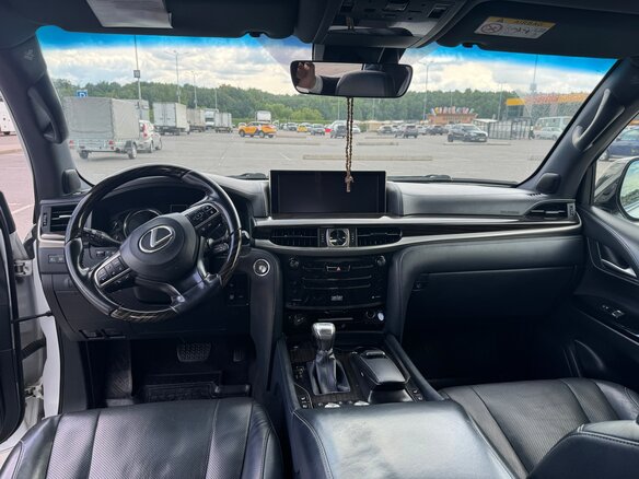 2019 Lexus LX 570 III Рестайлинг 2, белый, 8490000 рублей - вид 8
