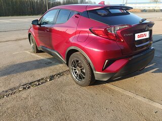 2017 Toyota C-HR I, красный, 1990000 рублей, вид 4