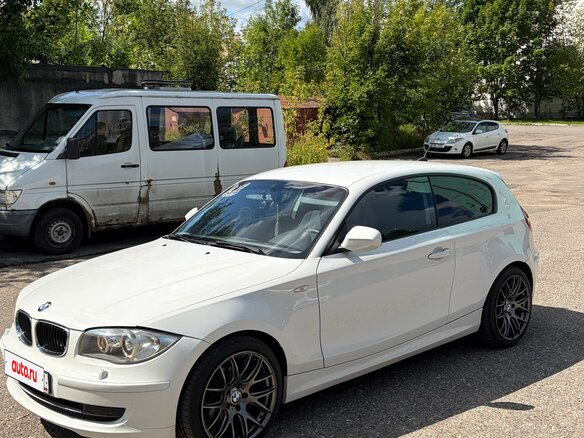 2011 BMW 1 серии 116i I (E81/E82/E87/E88) Рестайлинг, белый, 760000 рублей - вид 1