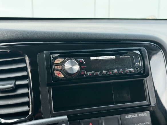 2014 Mitsubishi Outlander III, чёрный - вид 16