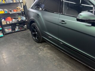 2022 Bentley Bentayga I Рестайлинг, чёрный, 15600000 рублей, вид 2