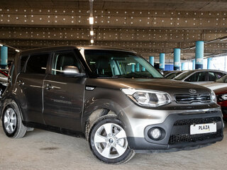 2017 Kia Soul II Рестайлинг, серебристый, 1300000 рублей, вид 2