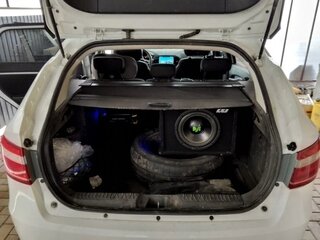 2019 Lada (ВАЗ) Vesta SW I, белый, 1350000 рублей, вид 4