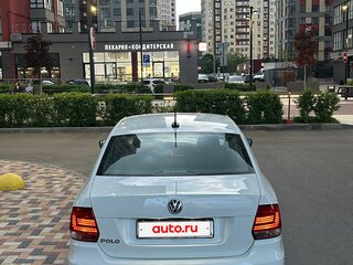 2019 Volkswagen Polo V Рестайлинг, белый, 850000 рублей, вид 4