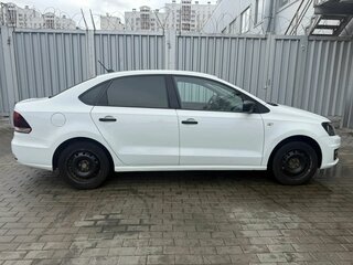 2019 Volkswagen Polo V Рестайлинг, белый, 895000 рублей, вид 5