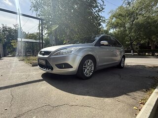2008 Ford Focus II Рестайлинг, серебристый, 450000 рублей, вид 2
