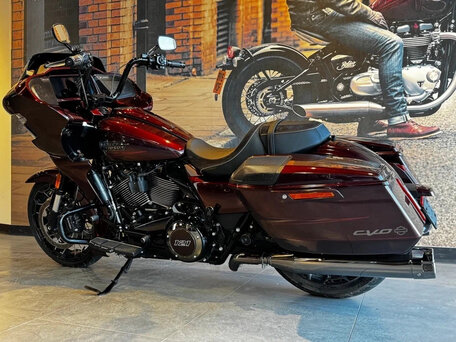 2024 Harley-Davidson CVO Road Glide, пурпурный, 5450000 рублей, вид 2