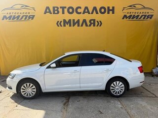 2020 Skoda Octavia III (A7) Рестайлинг, белый, 1980000 рублей, вид 2