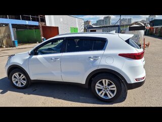 2017 Kia Sportage IV, белый, 1680000 рублей, вид 4