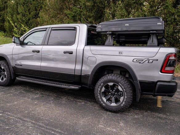 2023 Ram 1500 Quad Cab V, серый, 11400000 рублей - вид 13