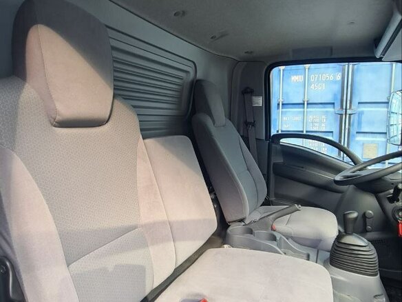 2021 Isuzu Elf (N-series), белый, 7450000 рублей - вид 16