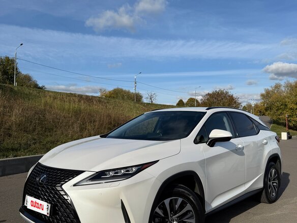 2019 Lexus RX 300 IV Рестайлинг, белый, 5250000 рублей - вид 1