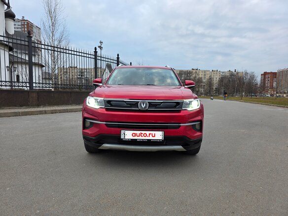 2021 Changan CS35 Plus I, красный, 999999 рублей - вид 1