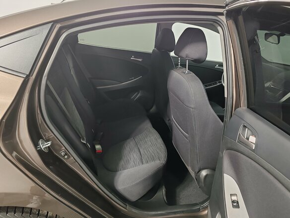 2014 Hyundai Solaris I Рестайлинг, коричневый, 849000 рублей - вид 16
