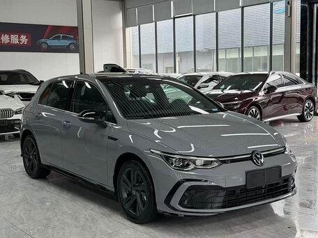 2022 Volkswagen Golf VIII, серый, 1910000 рублей, вид 1