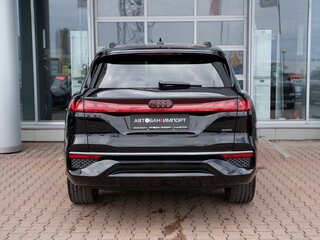 2026 Audi Q6 45 TFSI, чёрный, 8199900 рублей, вид 4