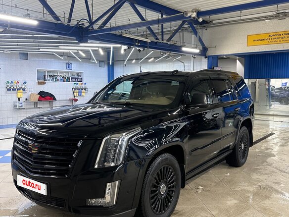 2017 Cadillac Escalade IV, чёрный, 4990000 рублей