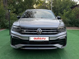 2022 Volkswagen Tiguan II Рестайлинг, серебристый, 3400000 рублей, вид 2