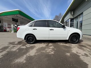 2017 Lada (ВАЗ) Granta I, белый, 400000 рублей, вид 3