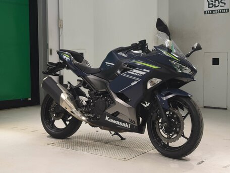 2021 Kawasaki Ninja 400, синий, 550000 рублей, вид 1
