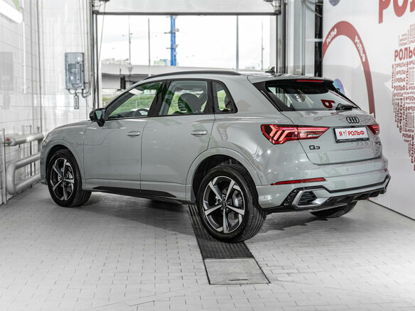 2026 Audi Q3 45 TFSI II (F3), серый, 5700000 рублей - вид 5