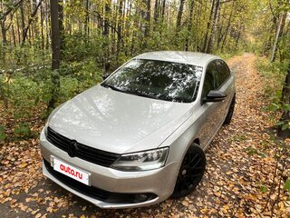 2012 Volkswagen Jetta VI, серебристый, 1100000 рублей, вид 3