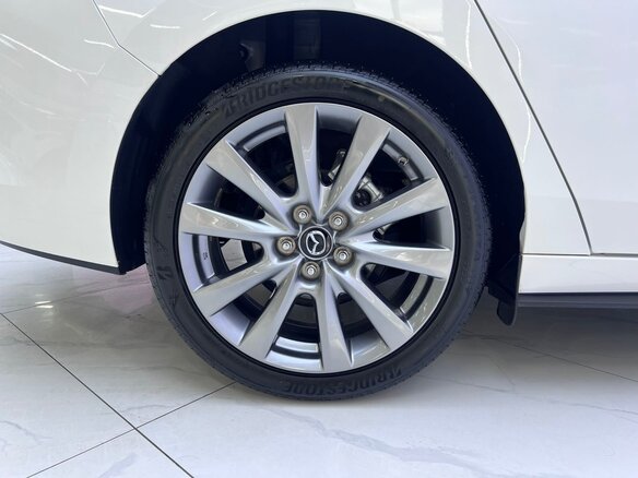 2023 Mazda 3 Axela IV (BP), белый, 1800000 рублей - вид 18