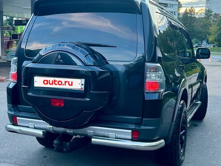 2008 Mitsubishi Pajero IV, чёрный, вид 3